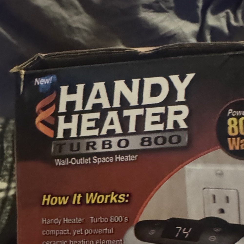 Turbo 800 Wall Outlet Space Heater - Black GREAT FOR SM OFFICE - Picture 4 of 5